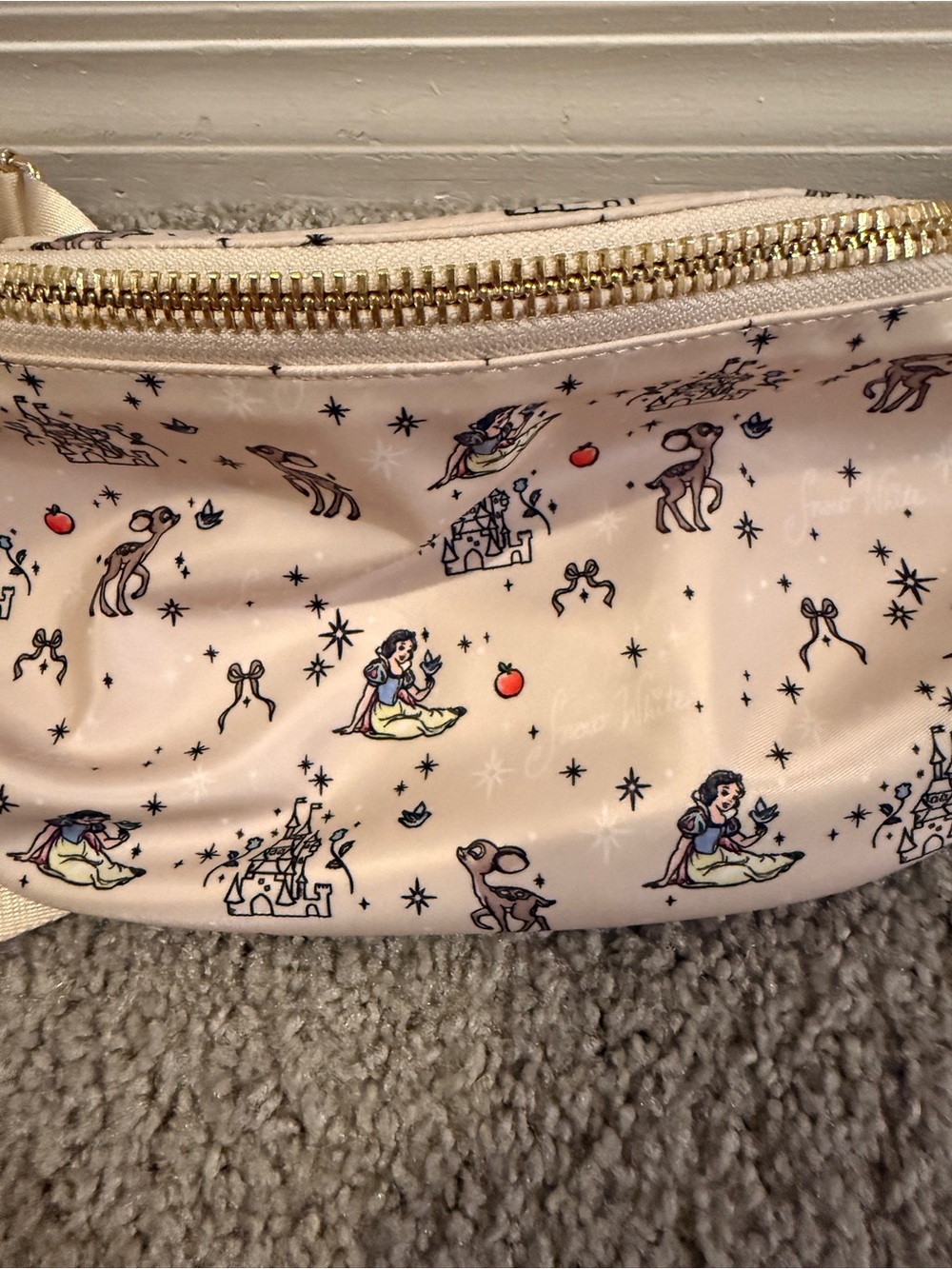 NWT Stoney Clover Lane x Disney Snow White Jumbo Belt Bag / Fanny Pack - Picture 3 of 7